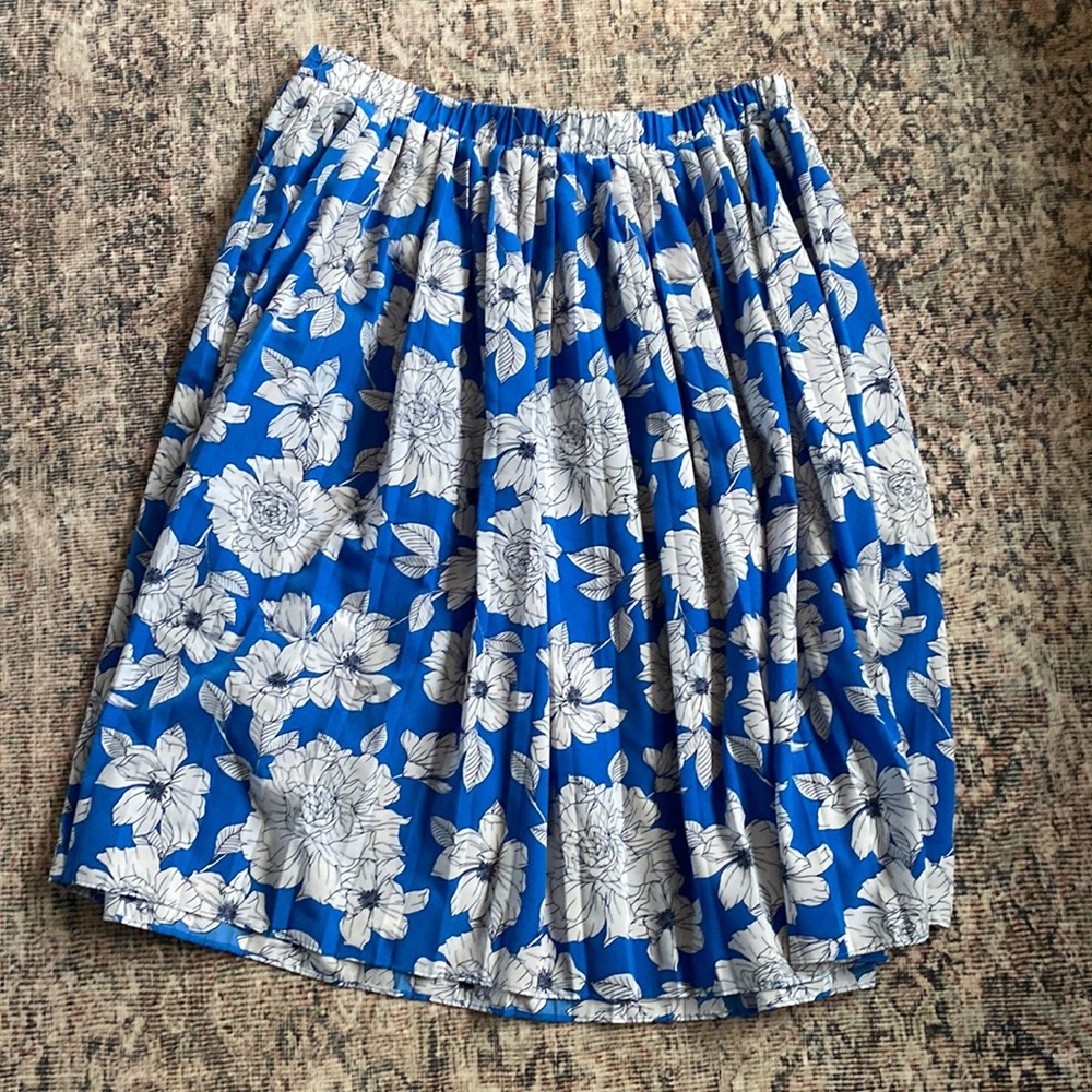 Banana Republic Factory Pleated Skirt